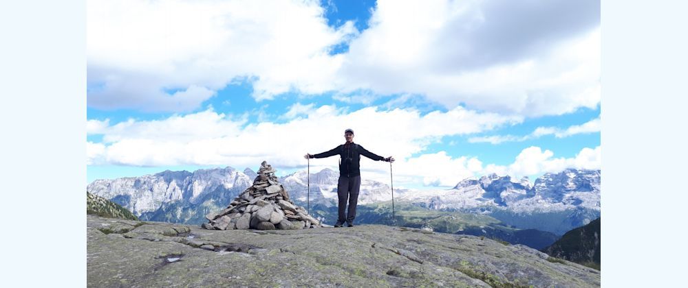 Cover image for 10 things hiking can teach you as a junior developer