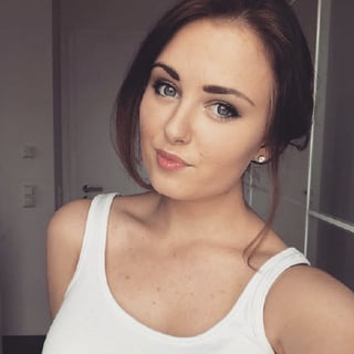 Emma Bostian ✨ profile picture